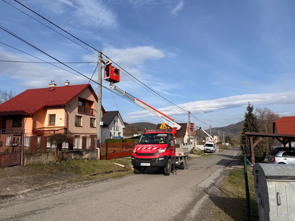 Pracovná plošina – montáž sietí